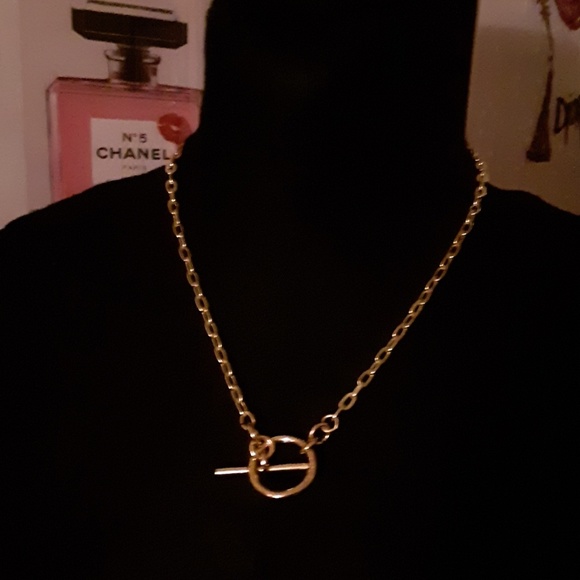 New Michael Kors Toggle Necklace & Earring Set! - Picture 3 of 3